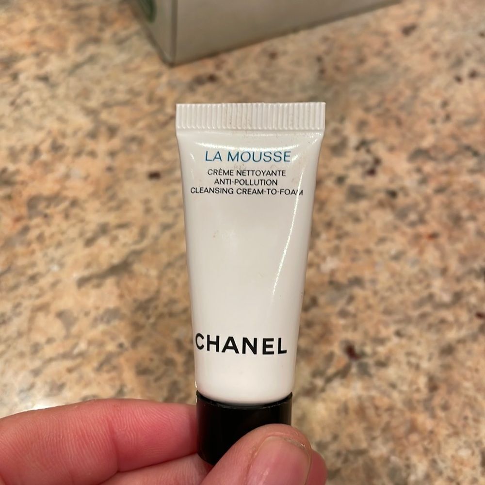NWT Chanel La Mousse cleansing cream to foam travel size bottle
